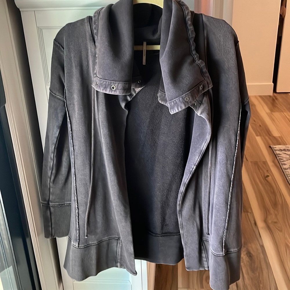 Free people sweatshirt
